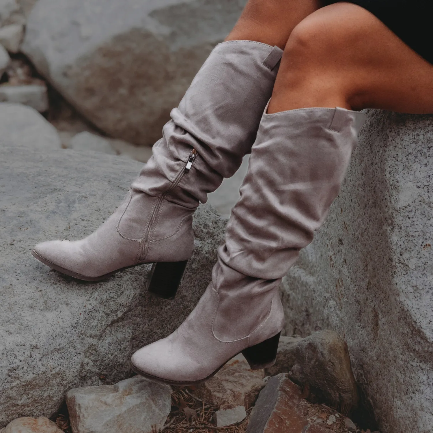 ANEIL KNEE-HIGH BOOTS IN FAUX SUEDE