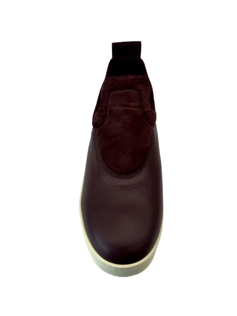 Celine Burgundy Sneakers. Size: 39