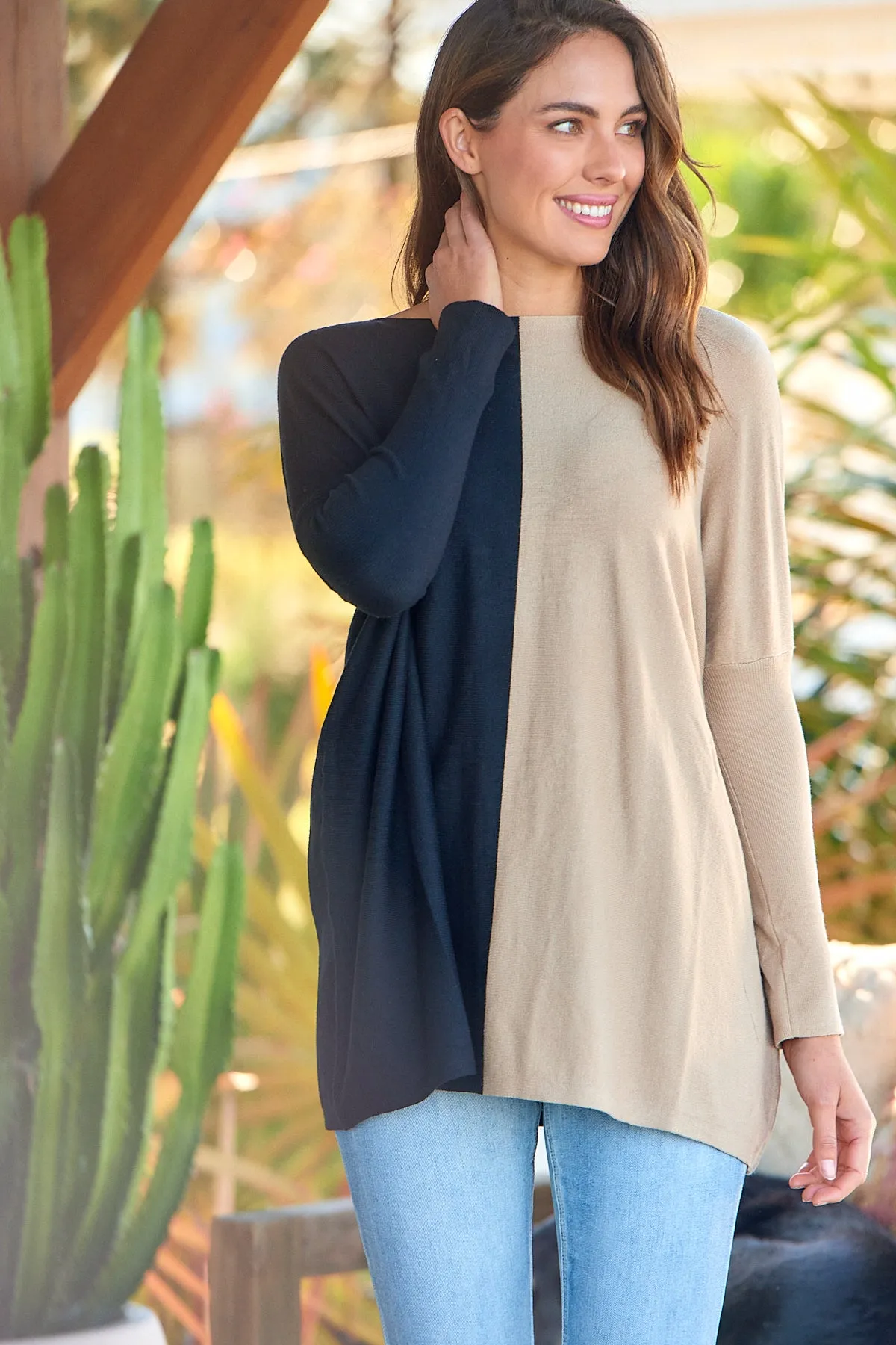 Indiana Oversized Batwing Black/Beige Long Sleeve Knit