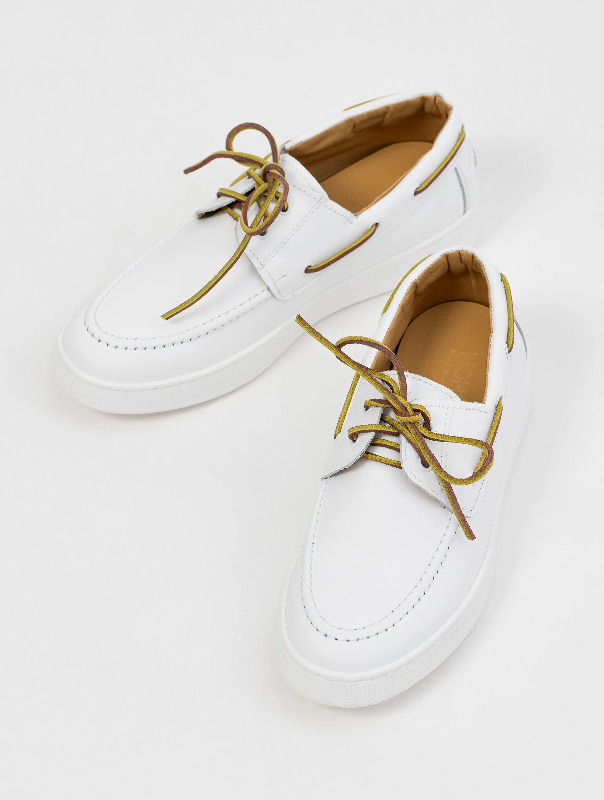 LOAFERS BOAT IN WHITE