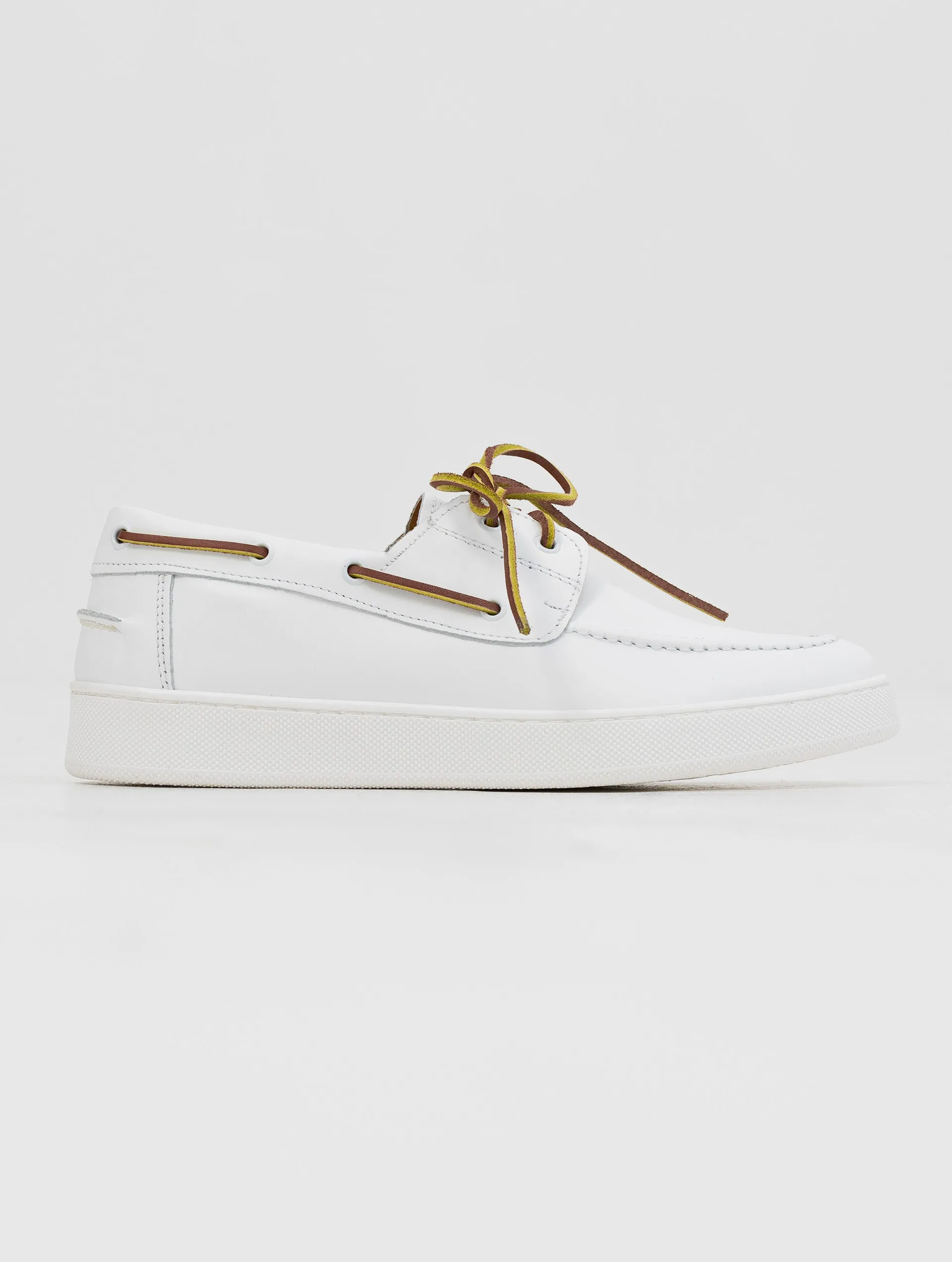 LOAFERS BOAT IN WHITE