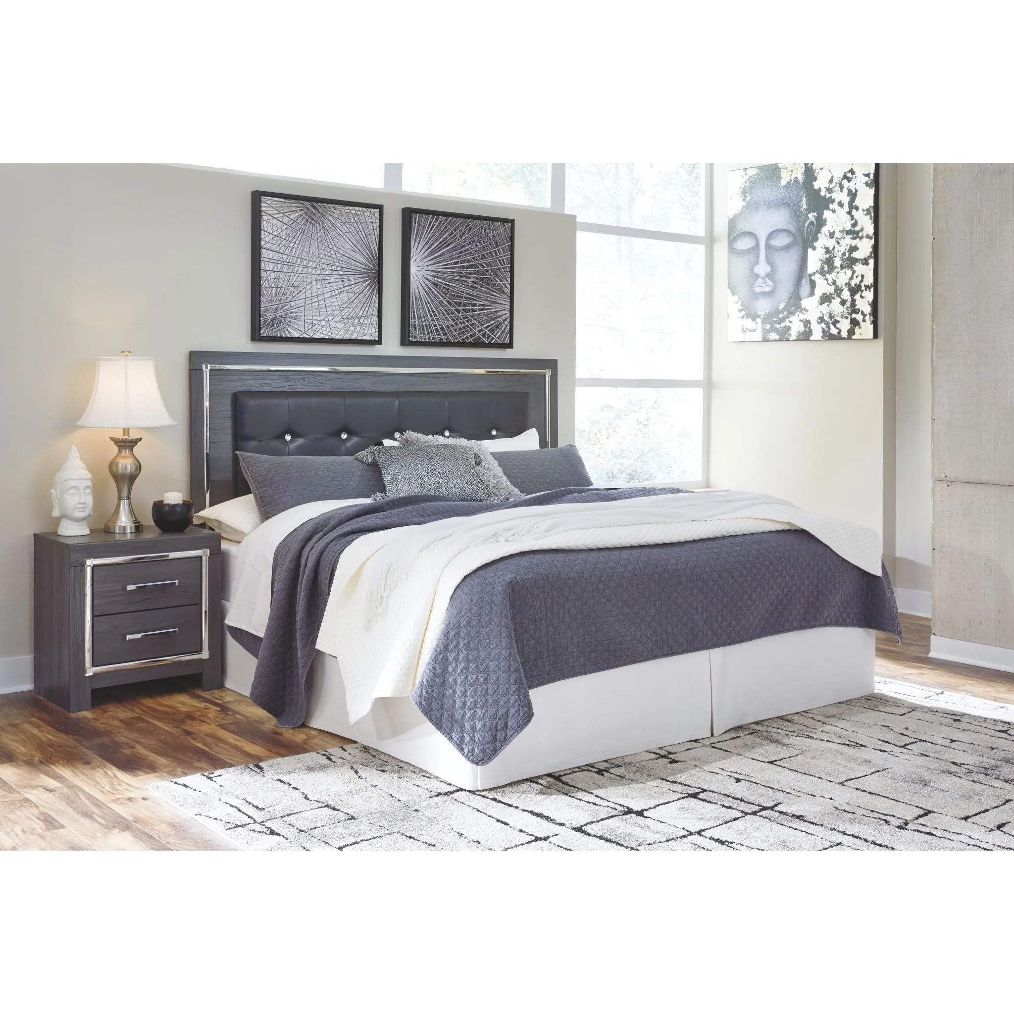 Lodanna Platform Bed