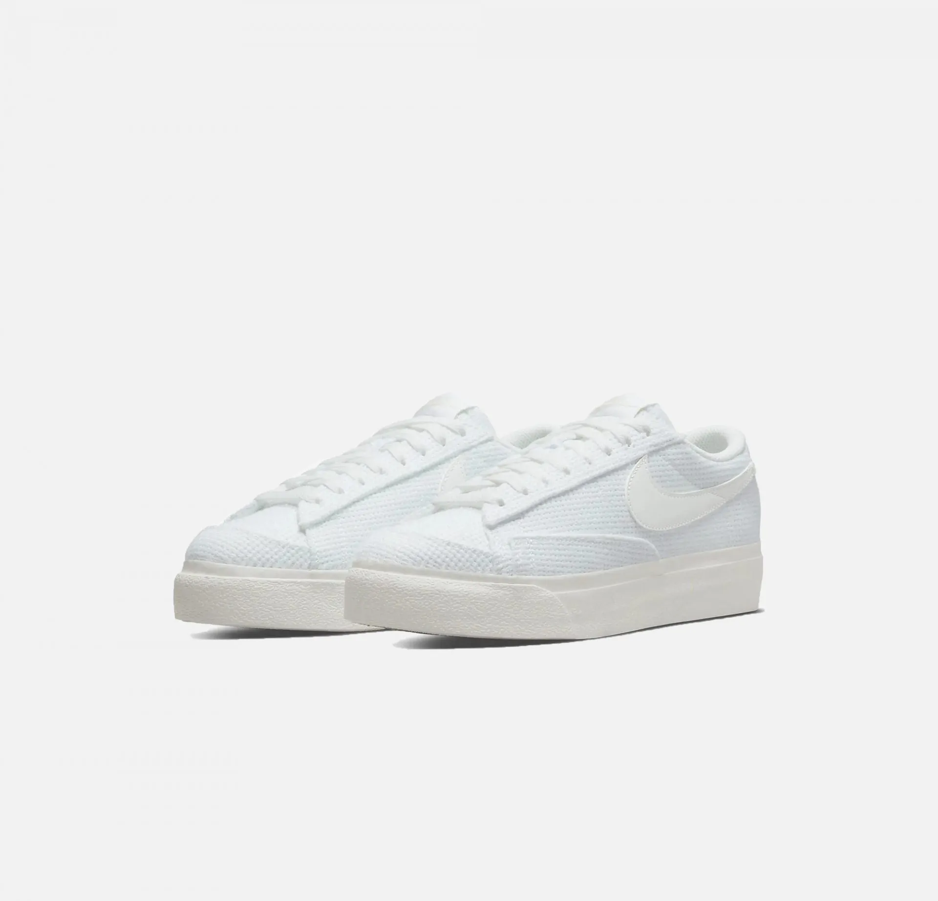 Nike | BLAZER LOW PLATFORM  { SUMMIT WHITE / FOSSIL