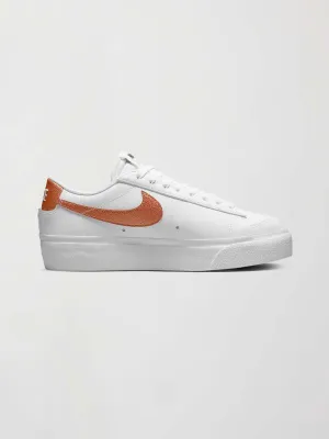 Nike Blazer Low Platform - WHITE/METALLIC COPPER-BLACK-SAIL