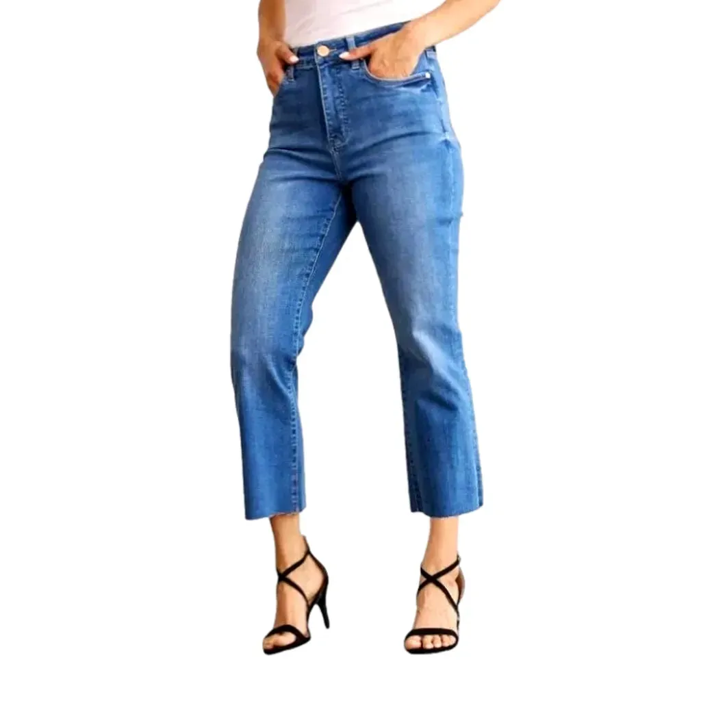 Sanded women's cutoff-bottoms jeans