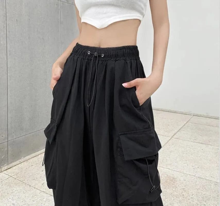 Women’s Black Wide Leg Cargo Pants with High Waist and Pockets