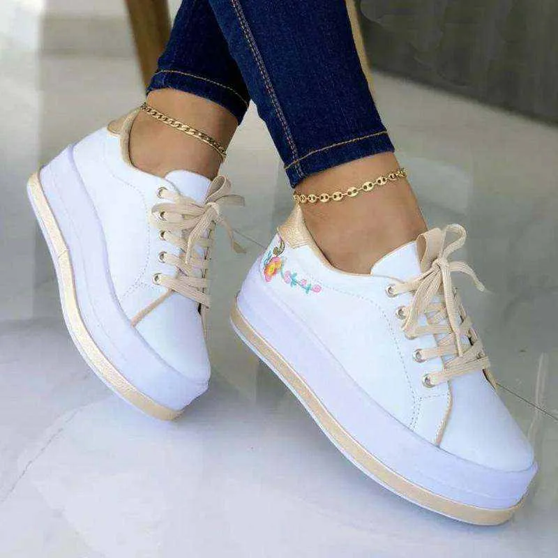 Women's Round Toe Platform Low Top Casual Sneaker