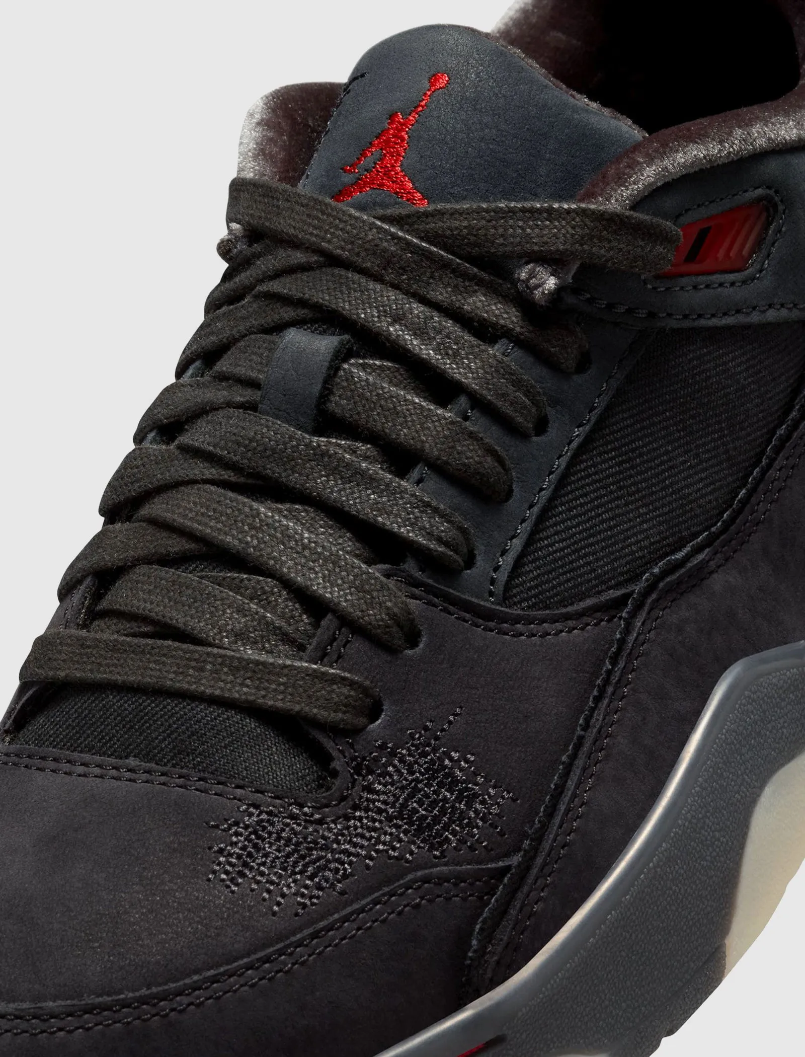 WOMEN'S WHO DECIDES WAR X JORDAN FLIGHT COURT "BRED"